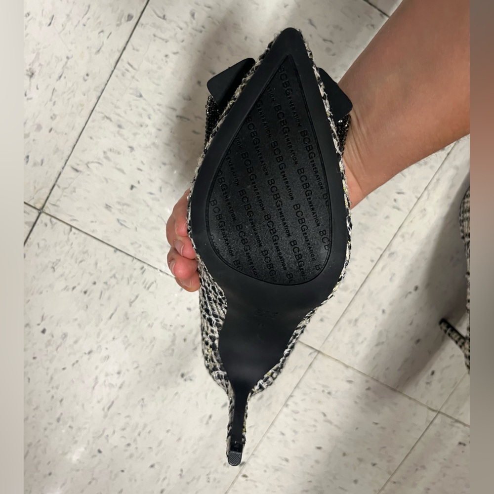 NWT ⚜️🖤⚜️ BCBGeneration Bissha Bow Dress Pumps - Picture 12 of 13